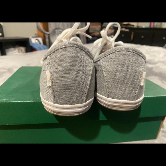 Lacoste Sneaker Size 8 - Picture 2 of 3